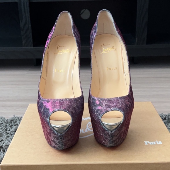 Christian Louboutin Authentic Red Bottoms - Picture 6 of 7